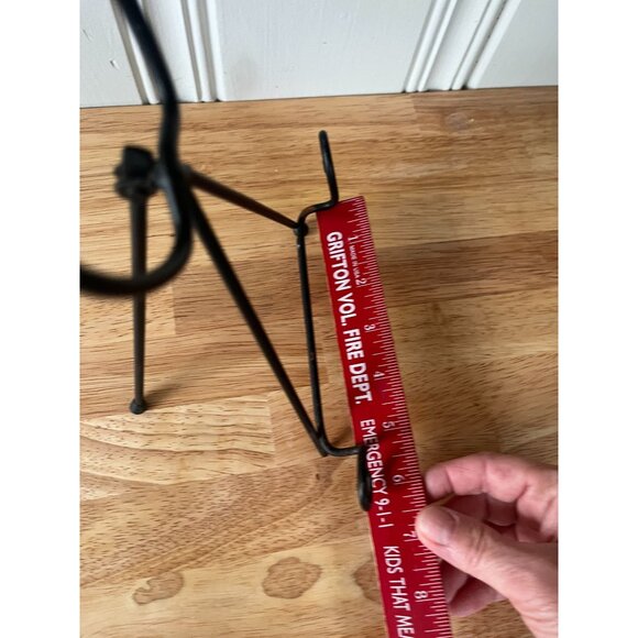 Apple-Shaped Black Metal Easel Stand For Photos & Plates - Picture 10 of 12